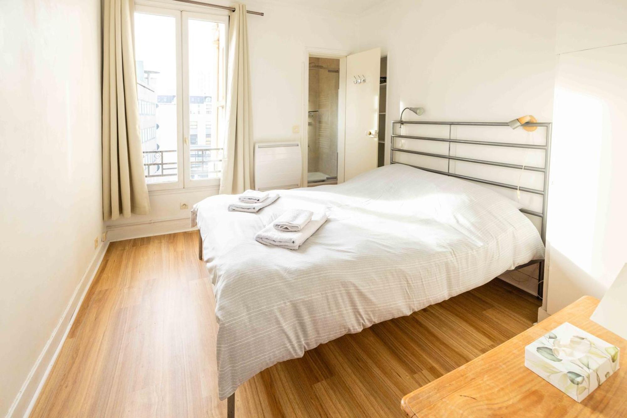 Well Located Apartment In Parigi Esterno foto