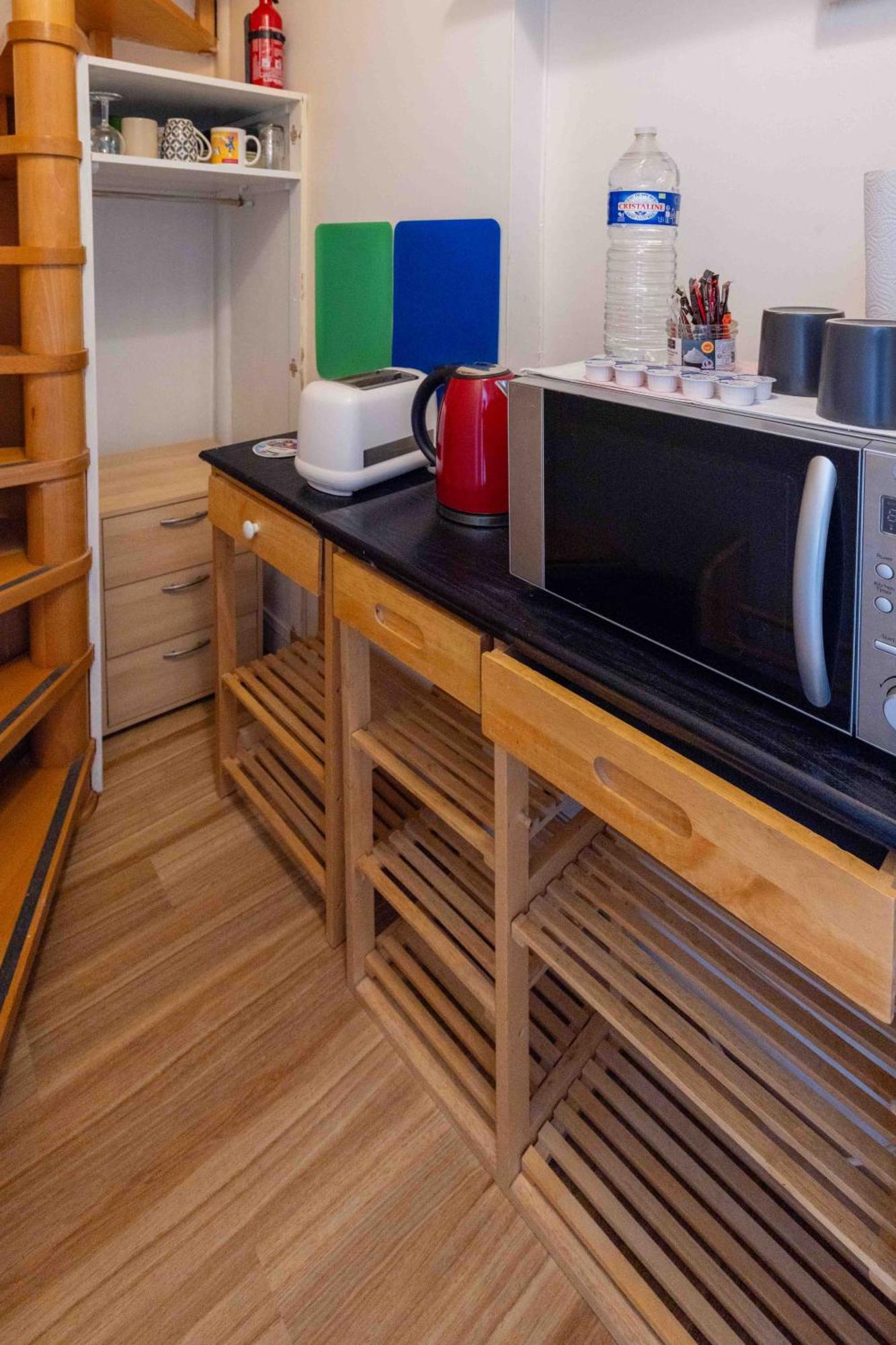 Well Located Apartment In Parigi Esterno foto