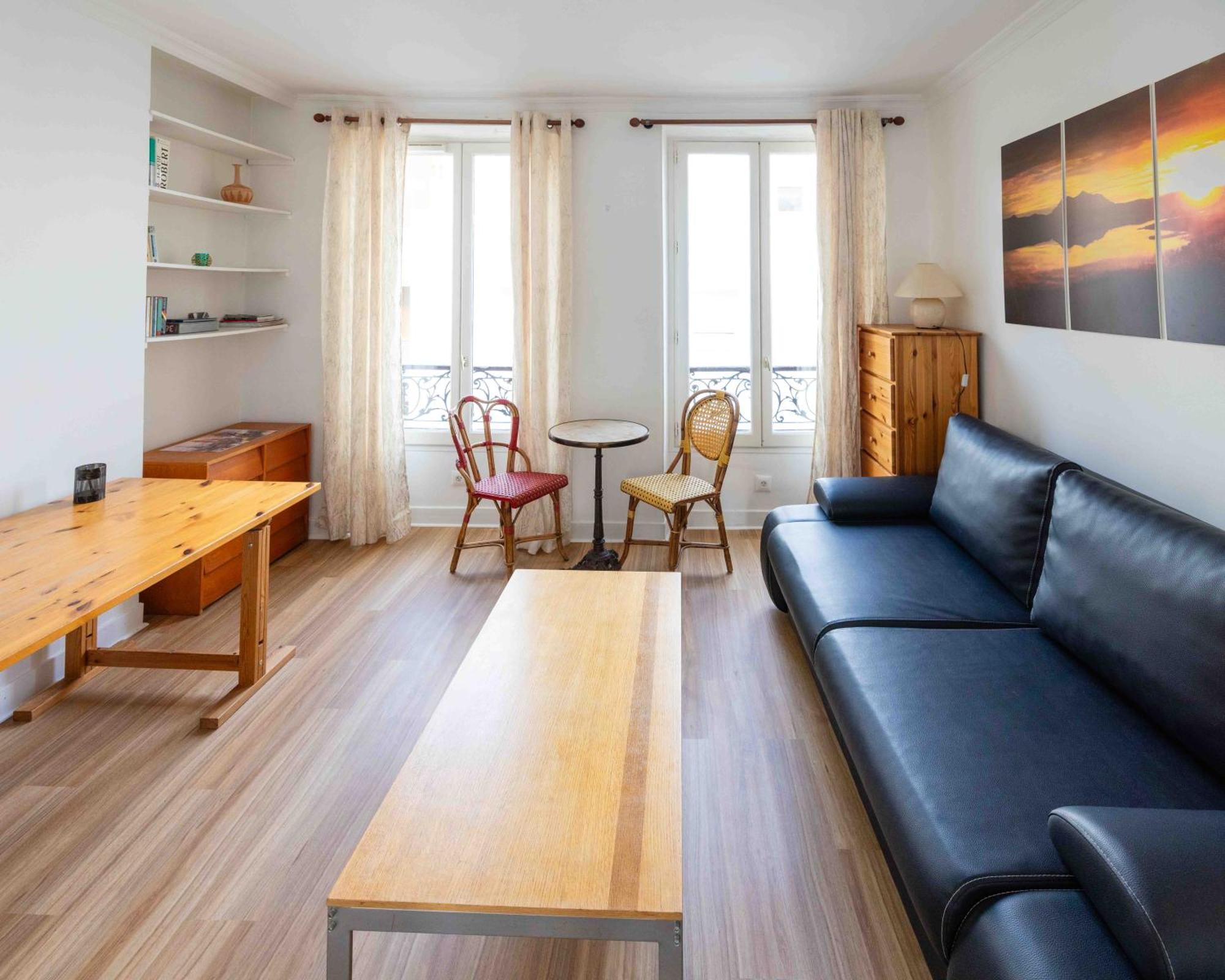 Well Located Apartment In Parigi Esterno foto